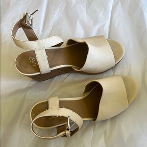 Franco Sarto Women's Cream Wedge Sandals